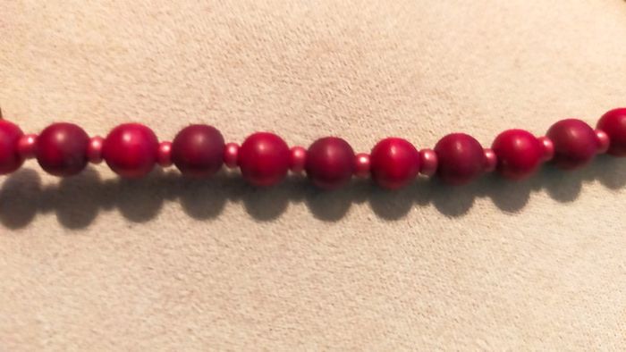 Collier vintage perles rouges & perles carrées noires à motifs rouges – Collection Terres d’Ailleurs - photo numéro 7