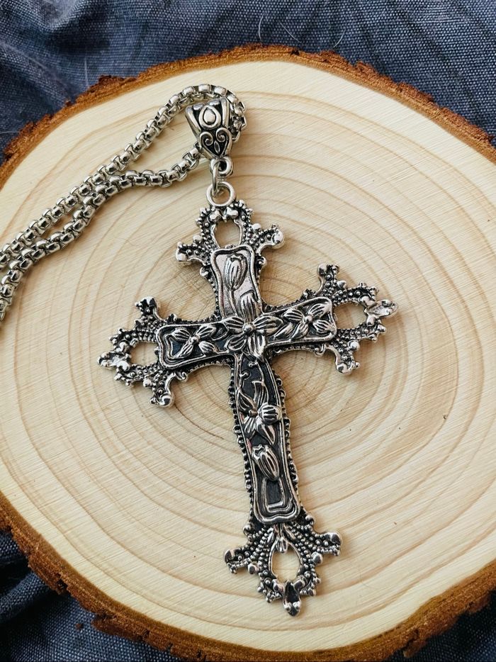 Magnifique collier croix acier argenté - photo numéro 3