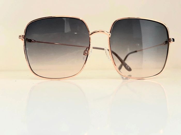 Lunette de soleil femme carrée bronze verres dégradés uvprotection catégorie 2 - photo numéro 9
