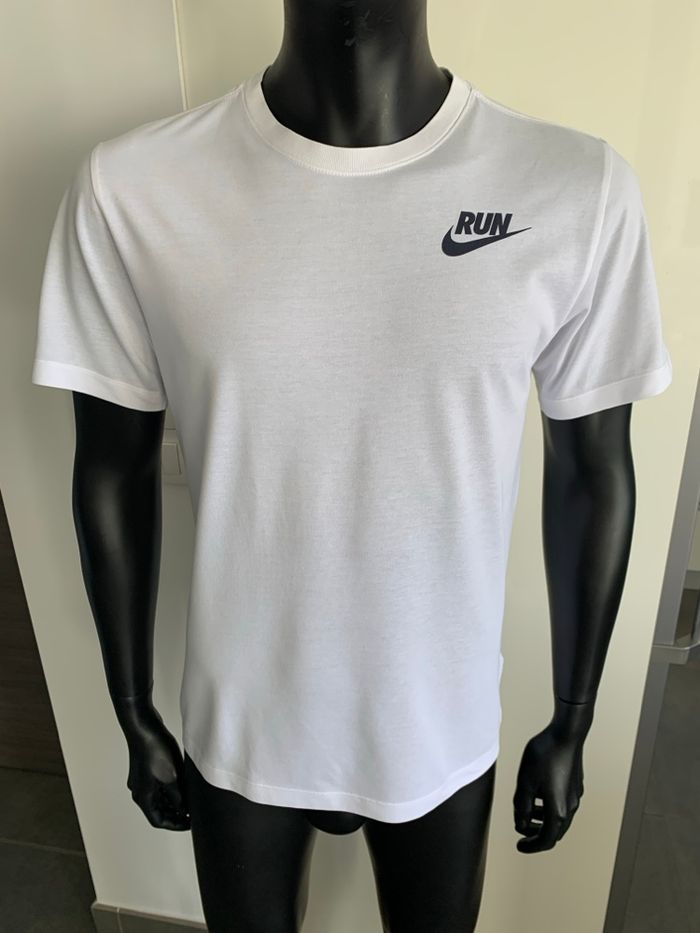 Tee- shirt Nike - taille S - photo numéro 6