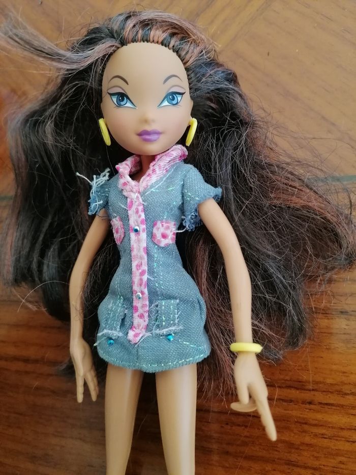 Poupée winx leila 2004/2005 - photo numéro 2