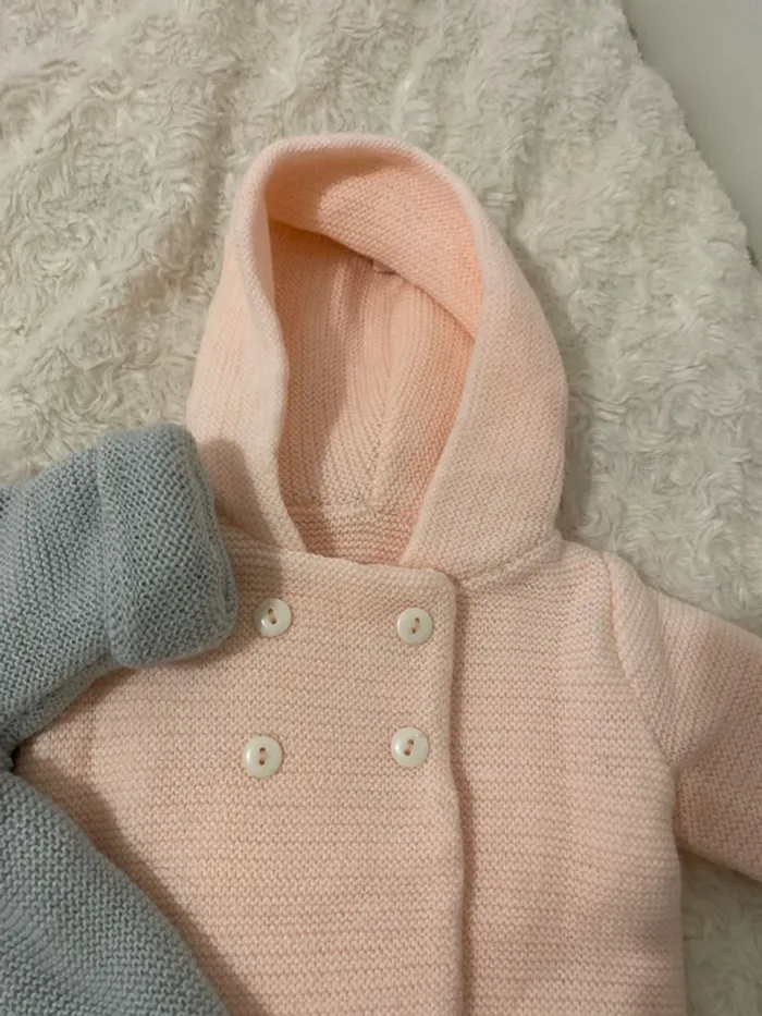 Lot de deux gilets naissance - photo numéro 3