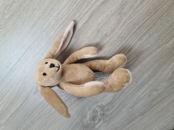 Petit lapin marron souple hema