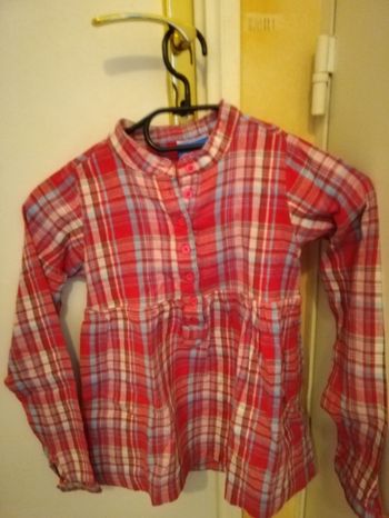 Blouse chemise 122 cms .