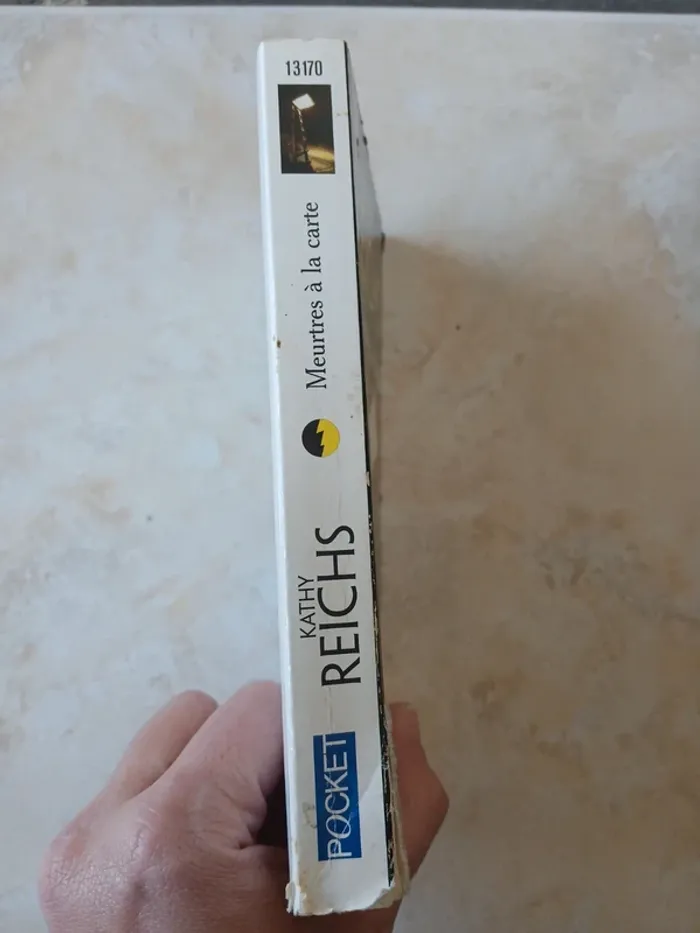 Meurtres à la carte de Kathy Reichs chez Pocket - photo numéro 3