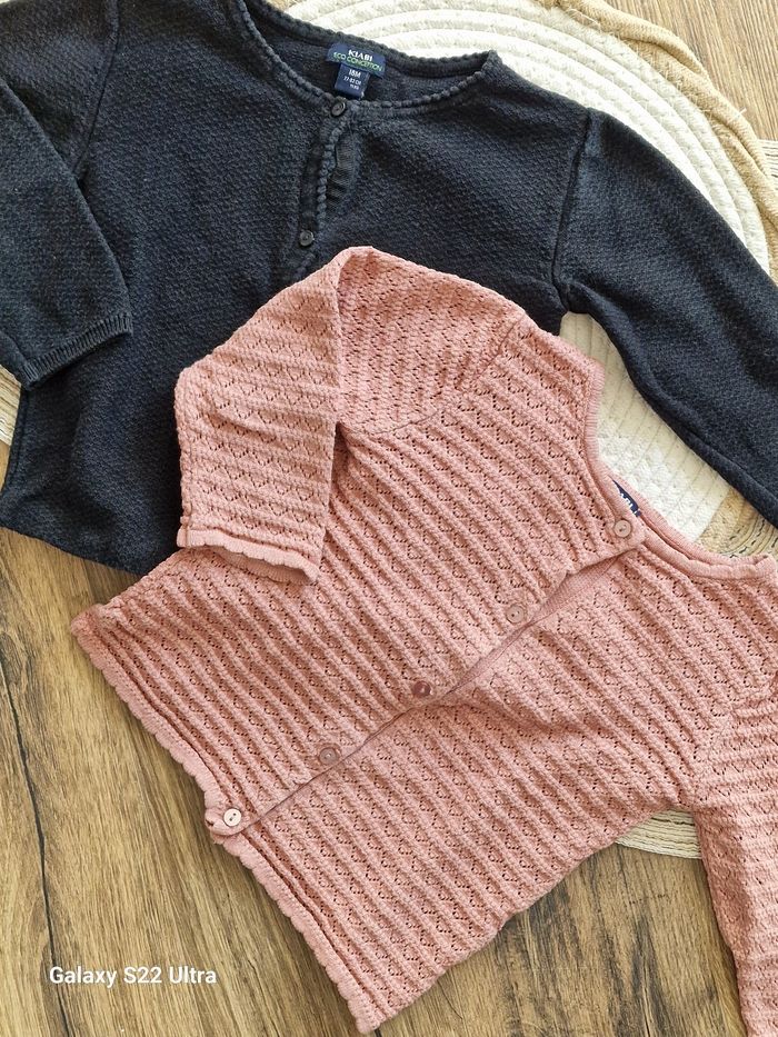 Lot de 2 gilets Kiabi, taille 18 mois (77-82 cm). - photo numéro 2