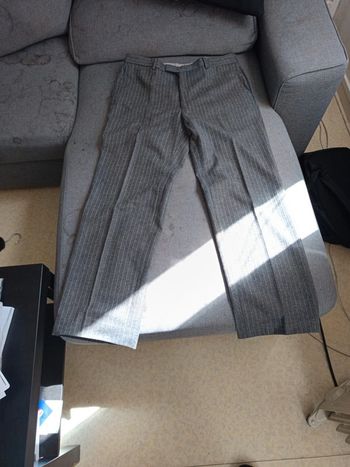 Pantalon gutos gris