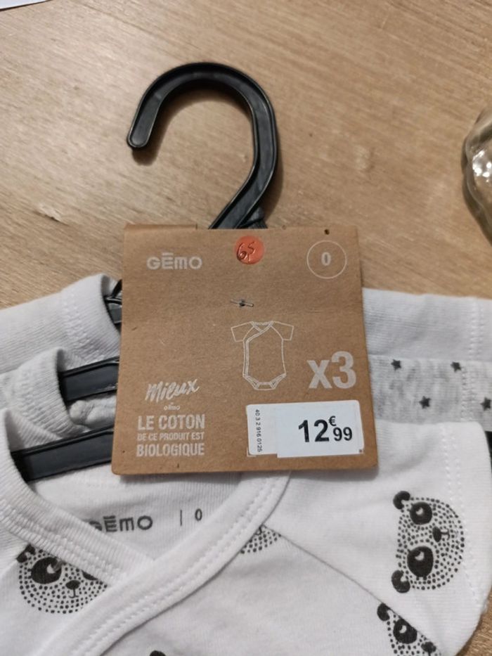 Lot body Gémo naissance neuf - photo numéro 3