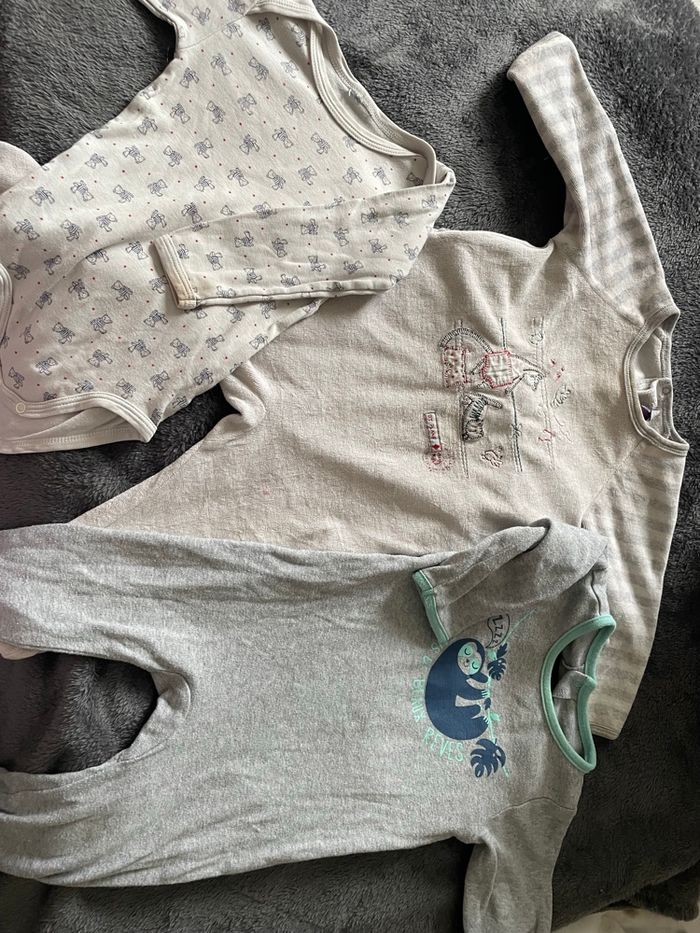 3 Pyjamas