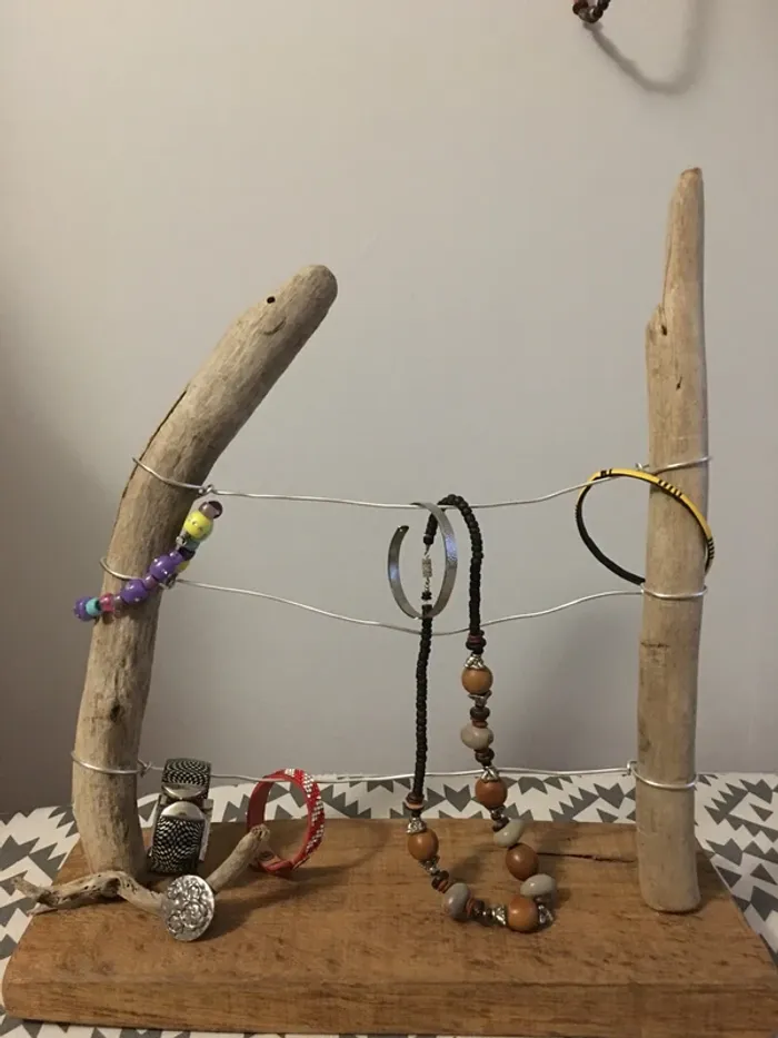 Porte bijoux en bois - photo numéro 2
