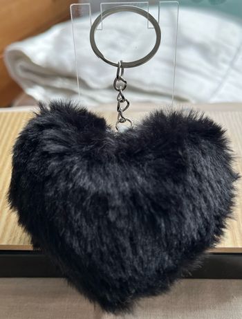 Porte clé coeur fausse fourrure
