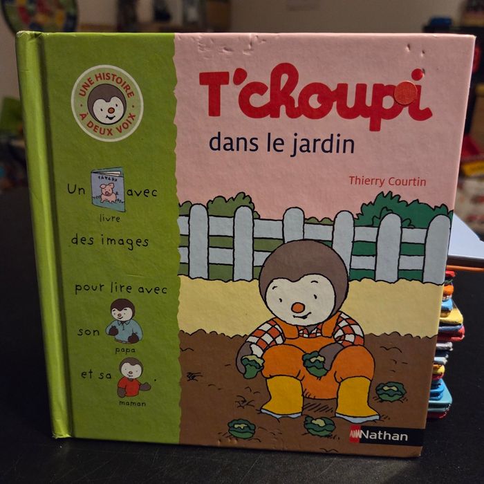 Livre enfant Nathan une histoire a deux voix T’Choupi