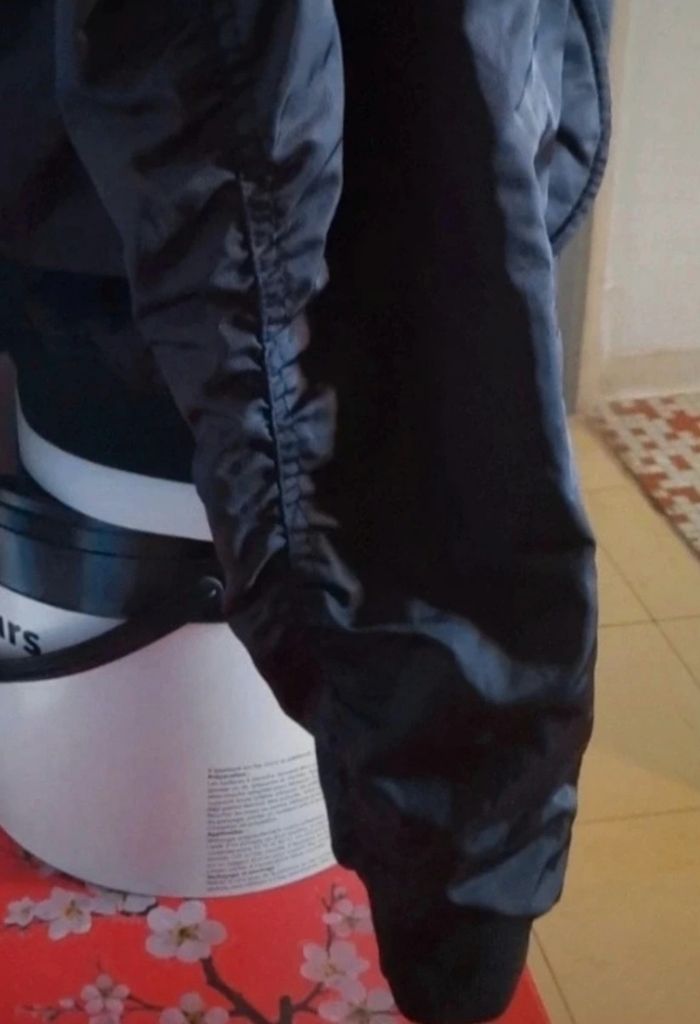 Blouson court et cintré bombers de chez Mango - photo numéro 5