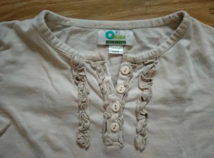 Haut manches longues. Beige a pois. Vertbaudet.
Taille 4 ans - photo numéro 6