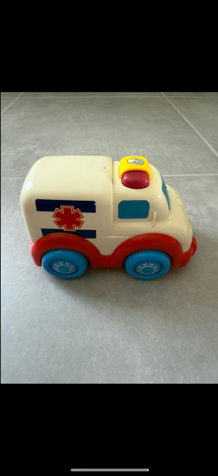 Ambulance - photo numéro 6