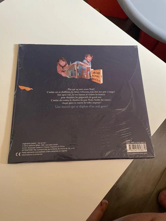 L’atelier du père Noel un livre et un calendrier de l’Avent - photo numéro 2