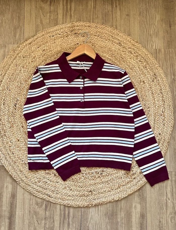 Pull bordeaux à rayures