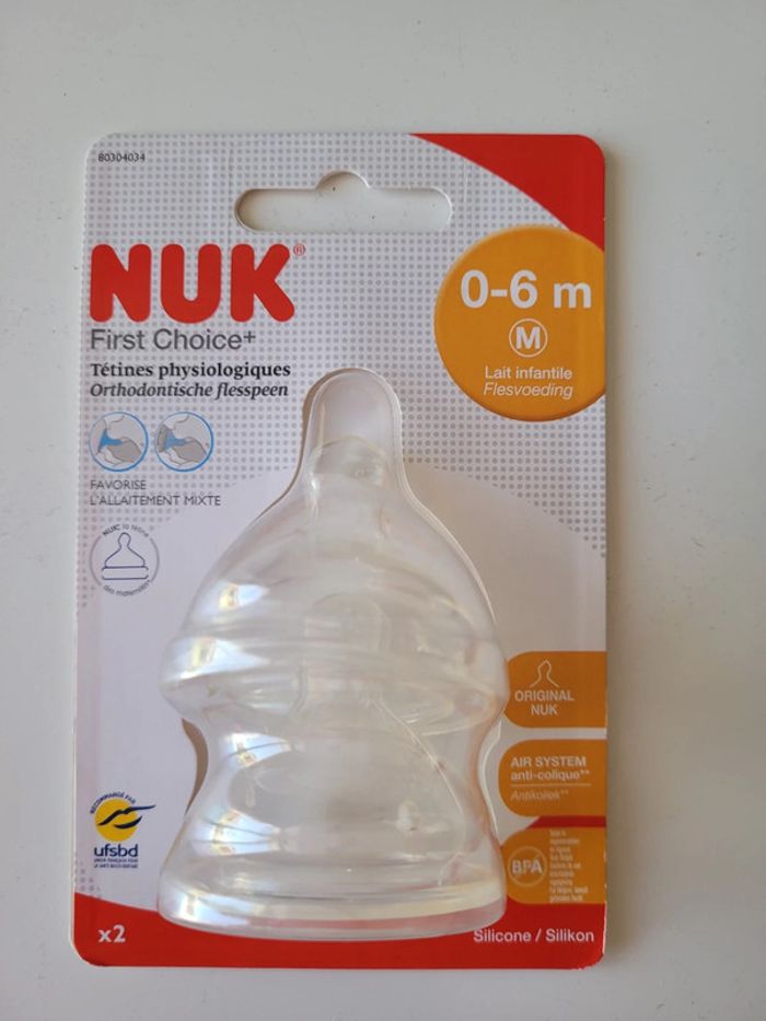 2 tétines Nuk 0-6 mois