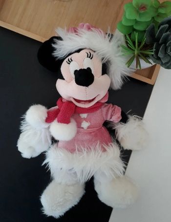 Péluche Disney Minnie prête pour l'hivers🌿🎁