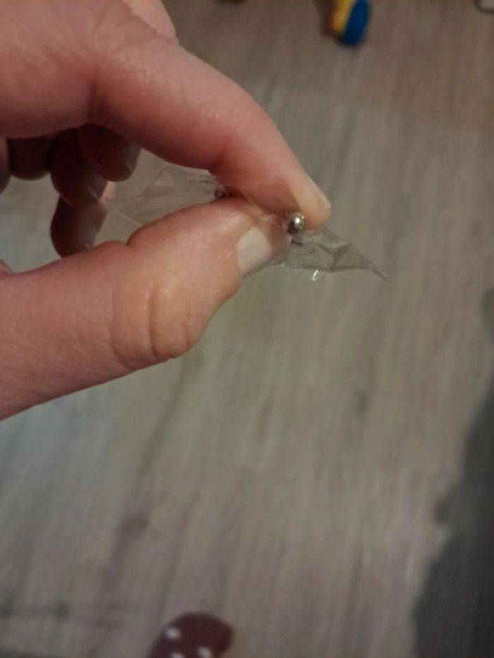 Clous d oreilles - photo numéro 2