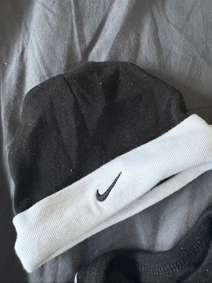 Tenue Nike bébé 0-6 M - photo numéro 3