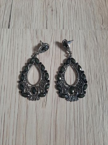 Super paire de boucles d'oreilles