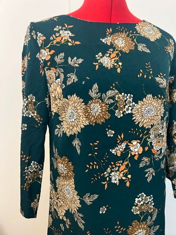 Robe droite manches 3/4 fleurie verte Goa collection