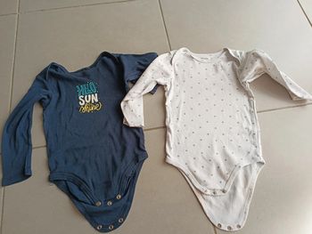 Bodys taille 24 mois