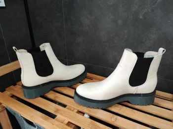 Bottines Chelsea blanches neuves – Pointure 39 – FPC 🤍🖤