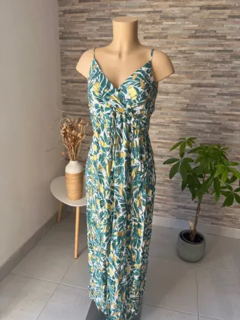 Robe longue verte avec lien