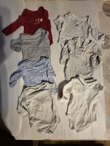 Lot de 7 bodys manches longues garçon 6 mois
