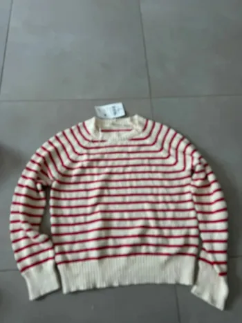 Pull rouge grain de malice, taille M, neuf, valeur 30€