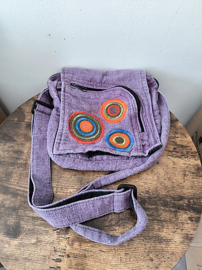 Sac bandoulière brodé – style bohème usé