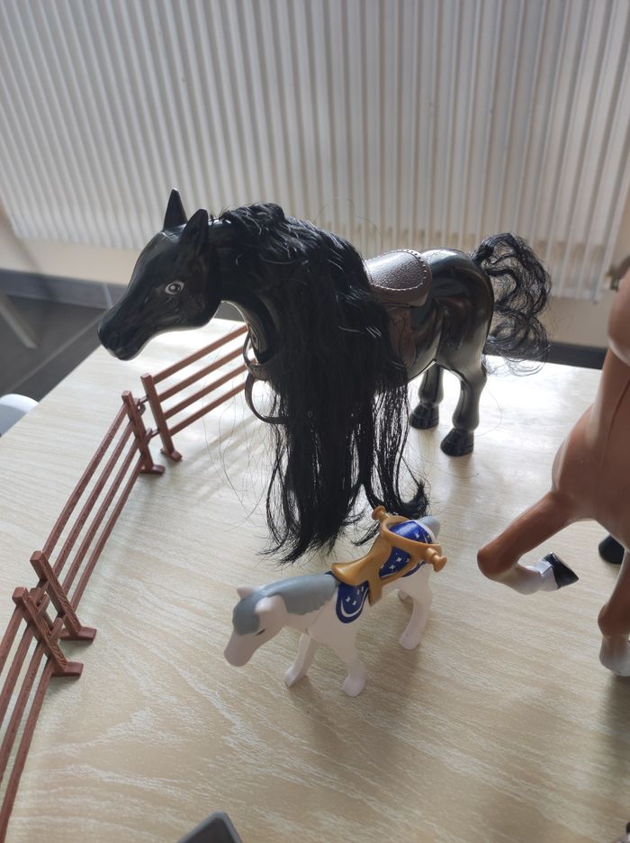 Lot de chevaux + barrières - photo numéro 4
