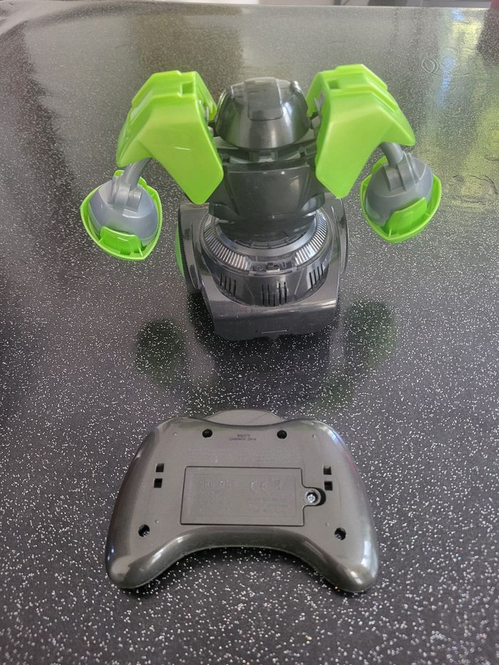 Robot télécommandé - photo numéro 2