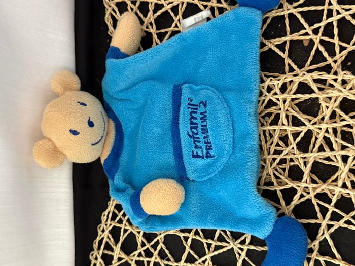 Doudou plat carré ours bleu Enfamil Premium 2