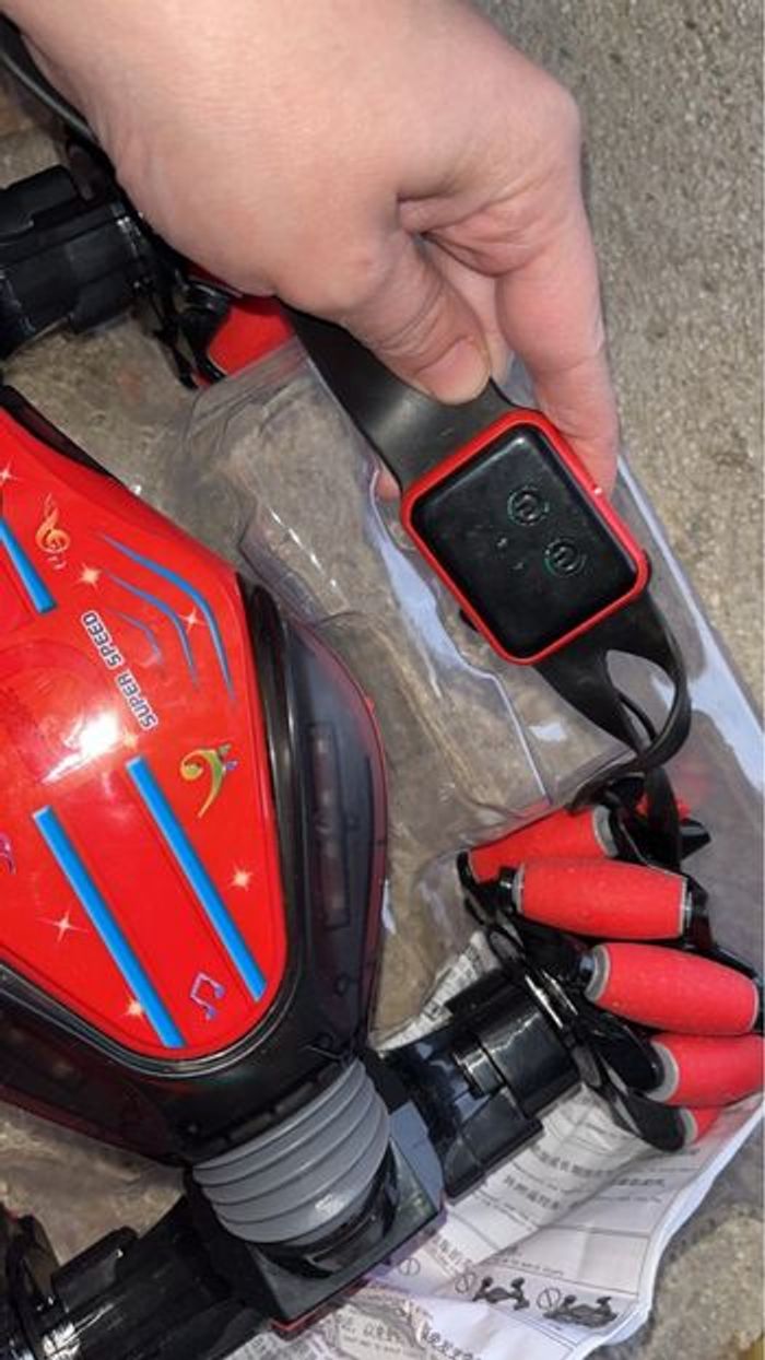 Voiture télécommandée - photo numéro 3