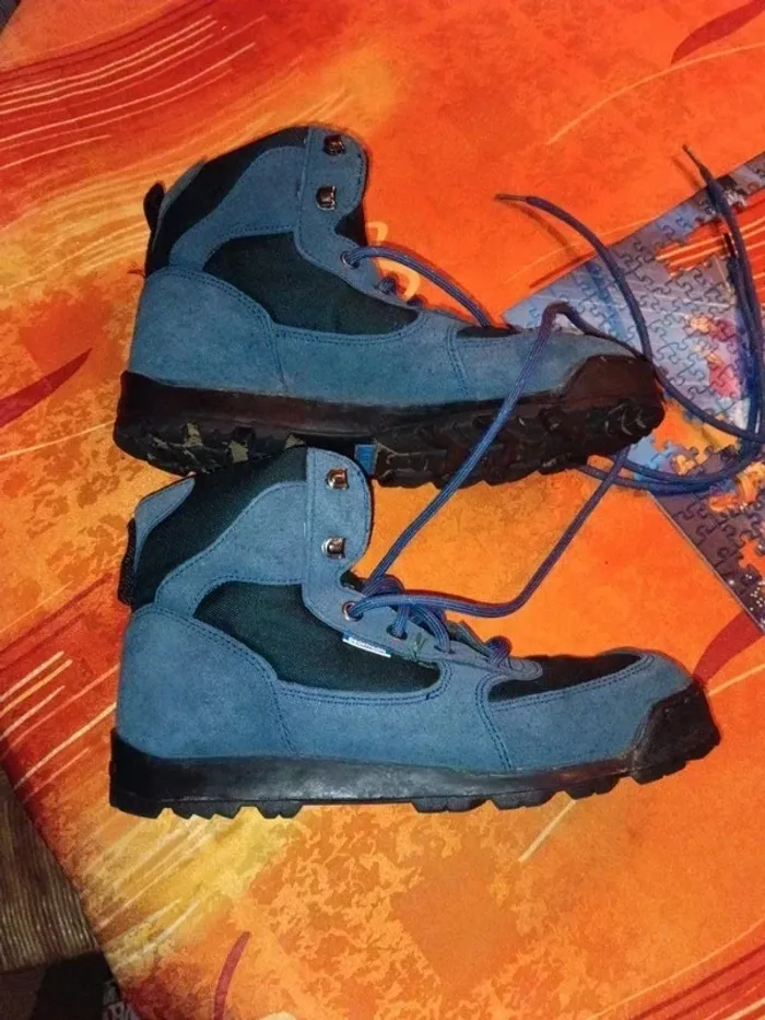 Chaussures randonnée Décathlon taille 40 - photo numéro 3