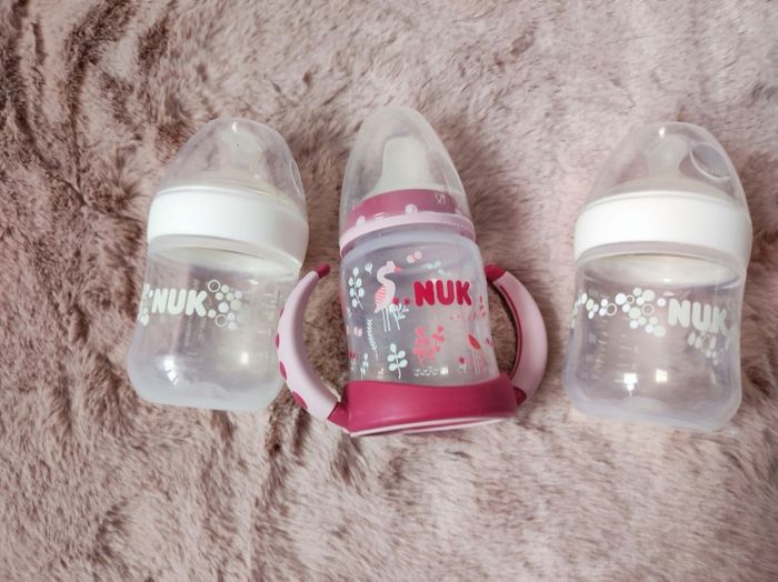 2 biberons Nuk et 1 tasse - photo numéro 2