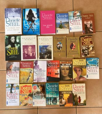 Lot Danielle Steel