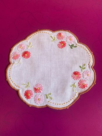 vintage petit napperon brodé fleurs