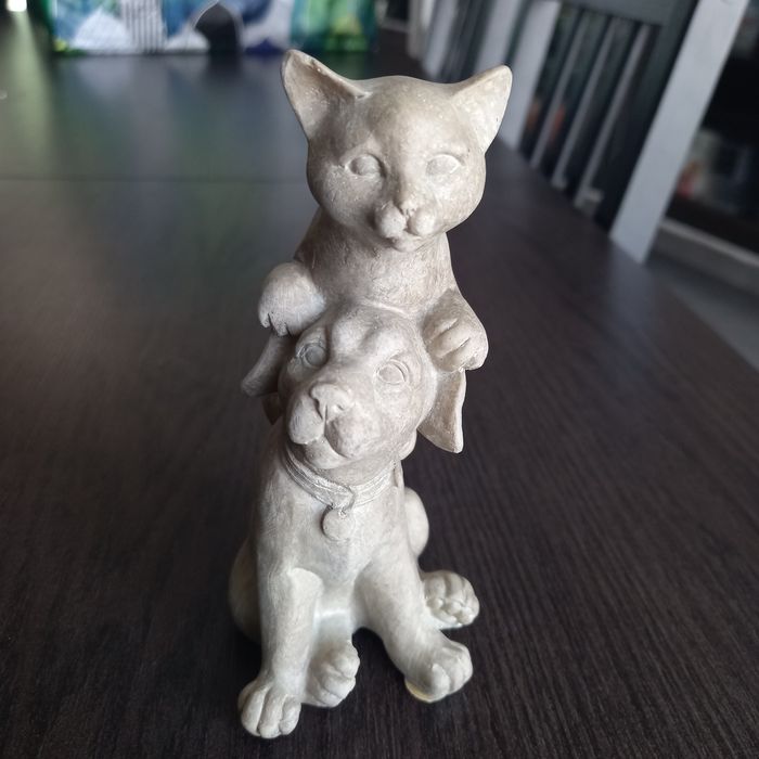 Petite statuette chien/chat