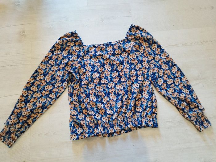 Très joli top Naf Naf taille M neuf - photo numéro 2