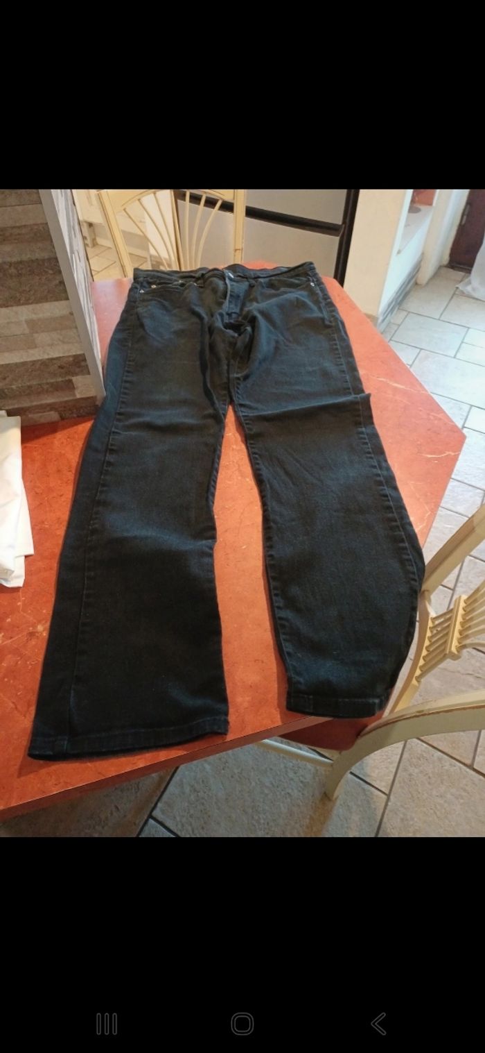 Jean femme taille 46 - photo numéro 2