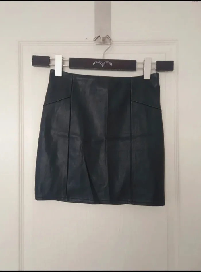Neuf jolie jupe moulante en simili cuir femme Bik bok taille XS/34 - photo numéro 2