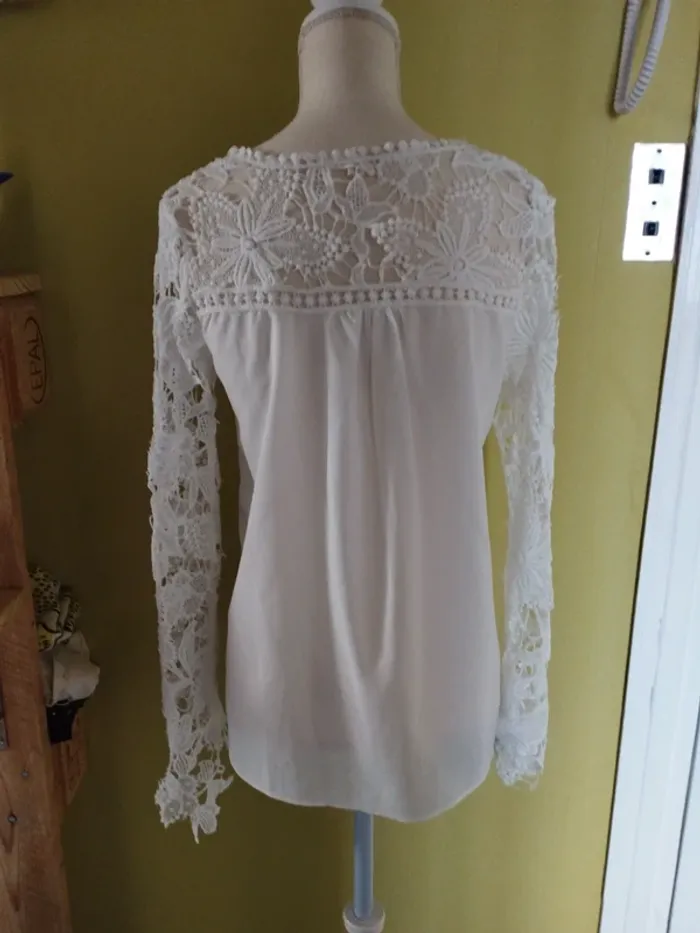 Blouse en dentelle - photo numéro 3