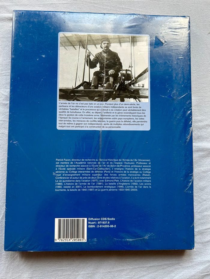 Livre « l’histoire de l’armée de l’air » neuf sous cellophane - photo numéro 3