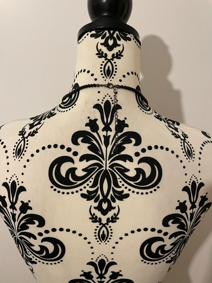 Collier long sautoir à Perles noir blanc violet - photo numéro 3