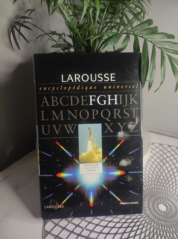 Larousse encyclopédie universel vol7
