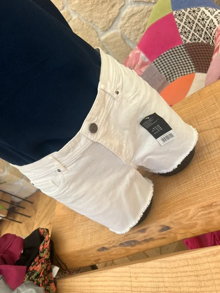 Short en jean femme été blanc taille M 38 - 40 esmara neuf étiqueté - photo numéro 2